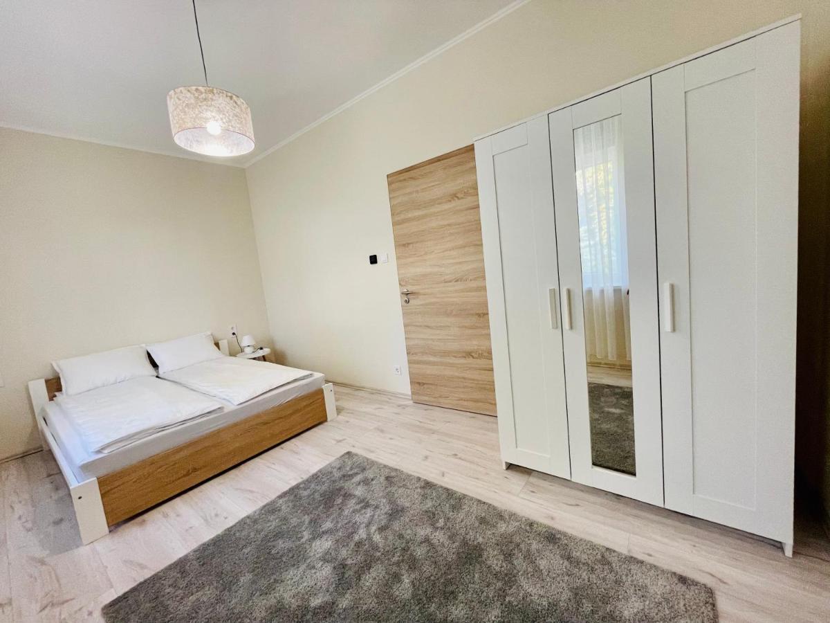Voeroesmarty Apartmanhaz Makó Extérieur photo