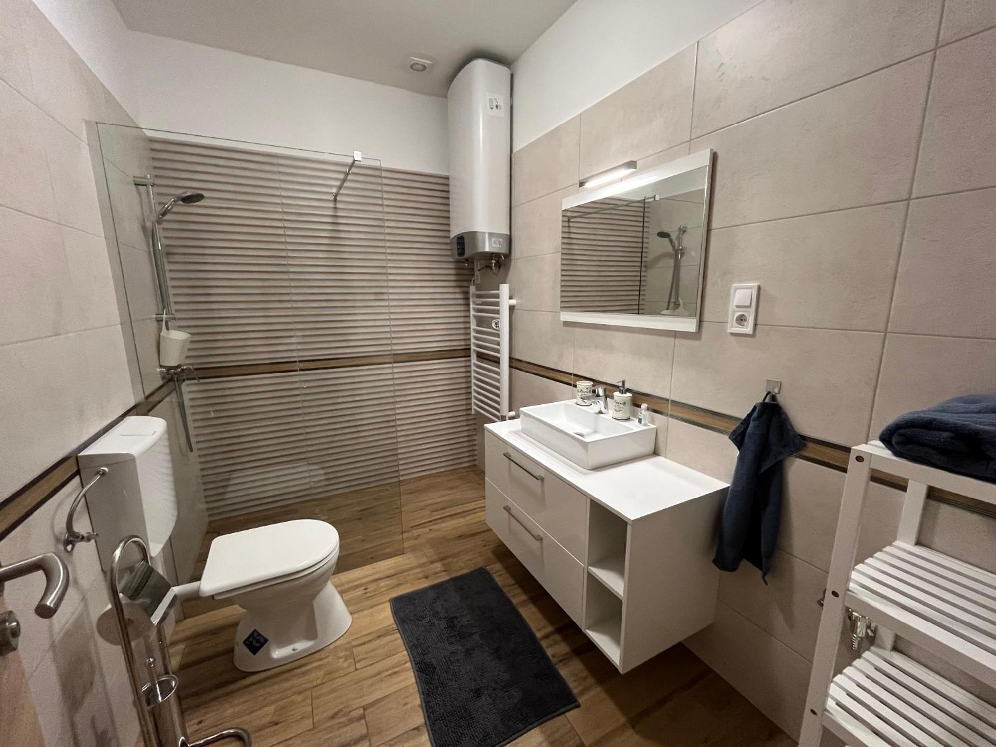 Voeroesmarty Apartmanhaz Makó Extérieur photo